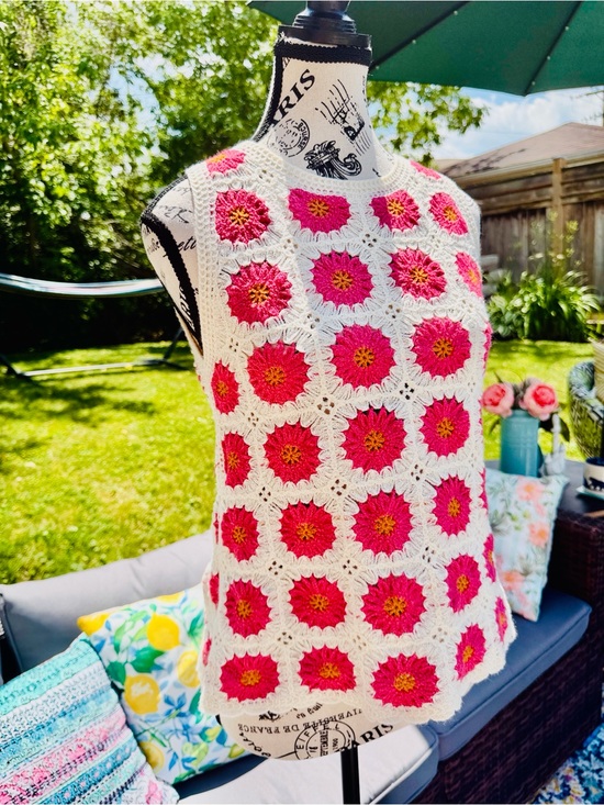 Rebellion Again Tops - Handmade rebellion Crochet Floral Tank Top - Pink & White